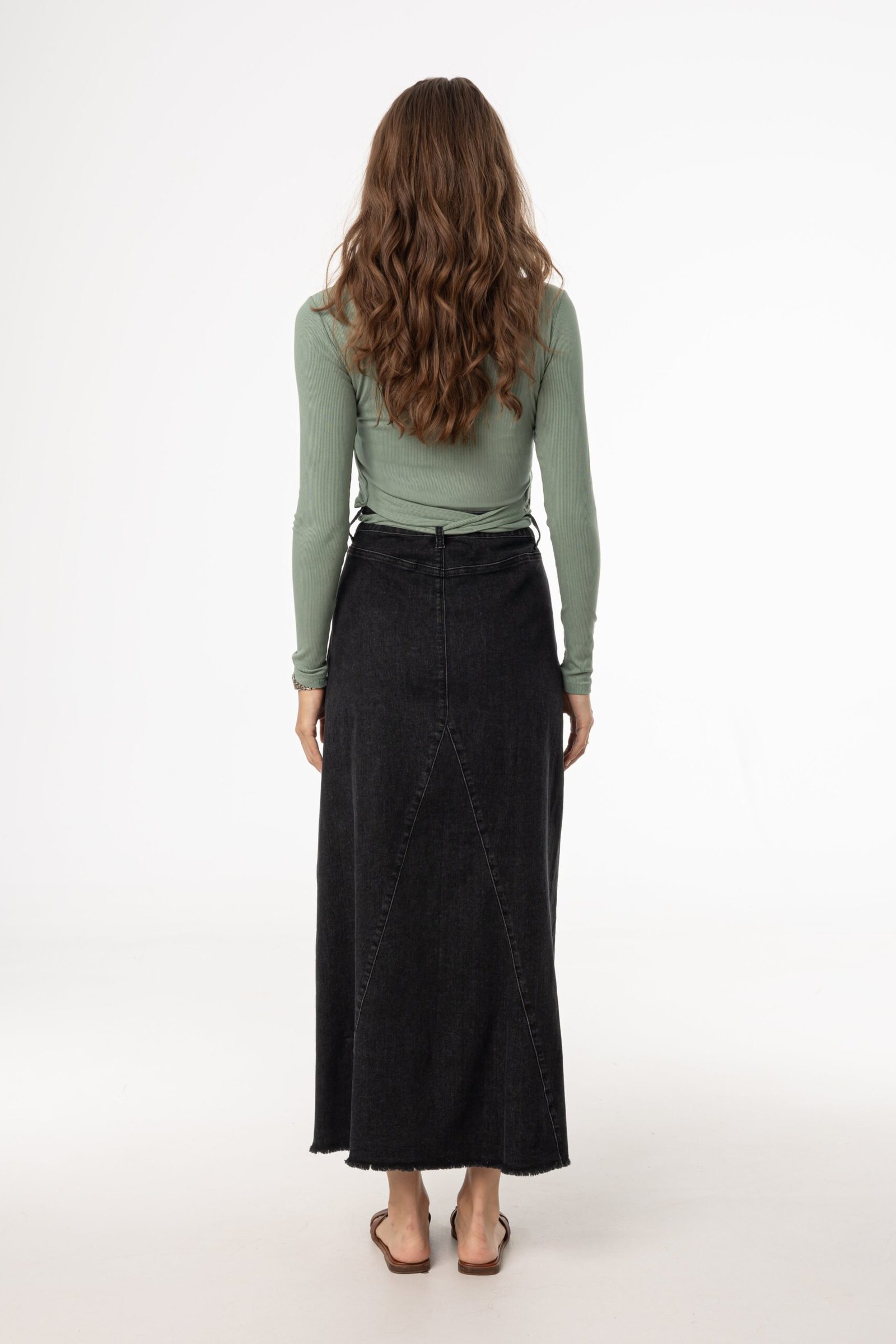 Black Frayed Edge Denim Skirt - Image 3