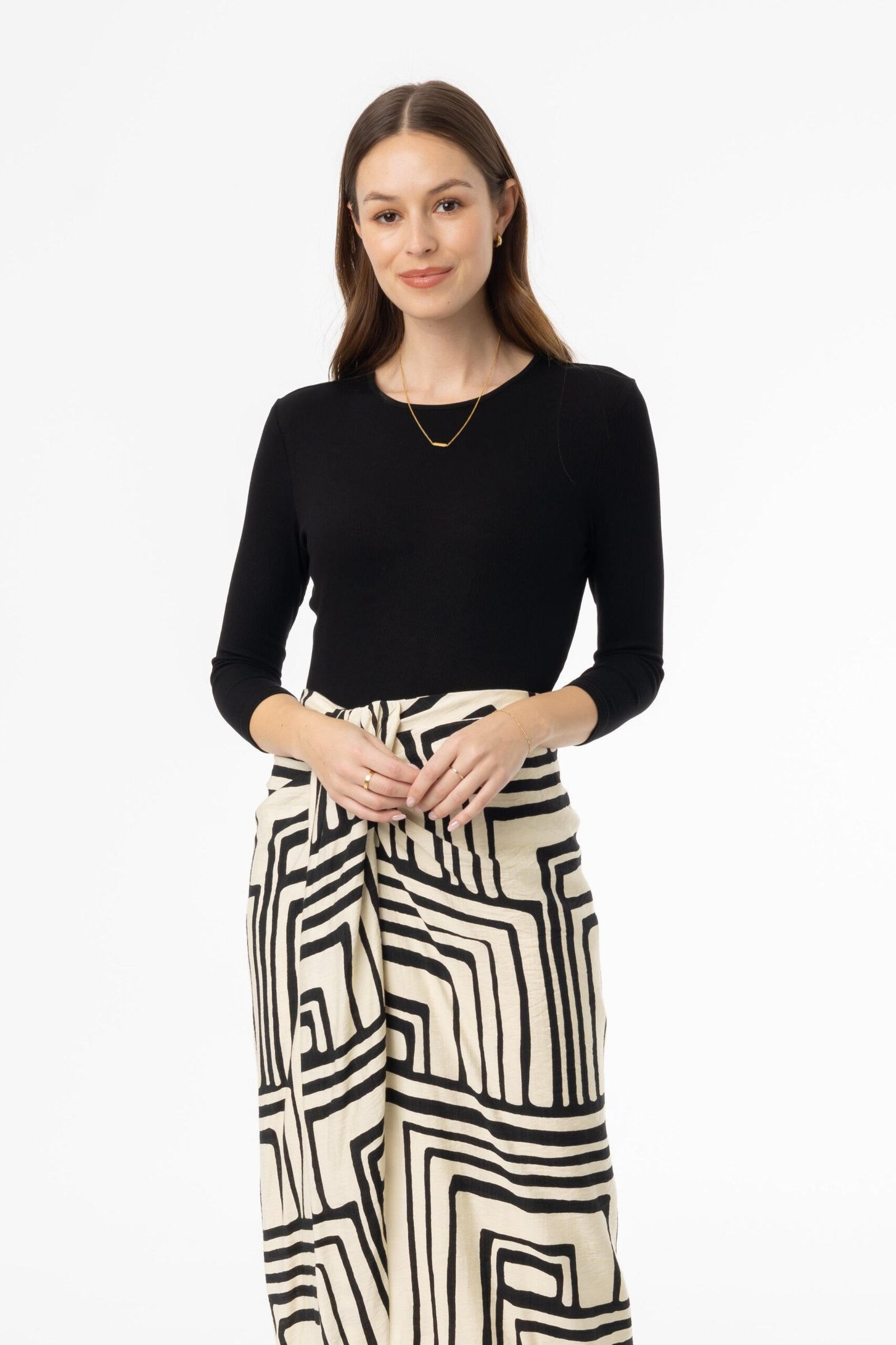 Black Ribbed Round Neck 3/4 Sleeve T-Shirt - Image 4