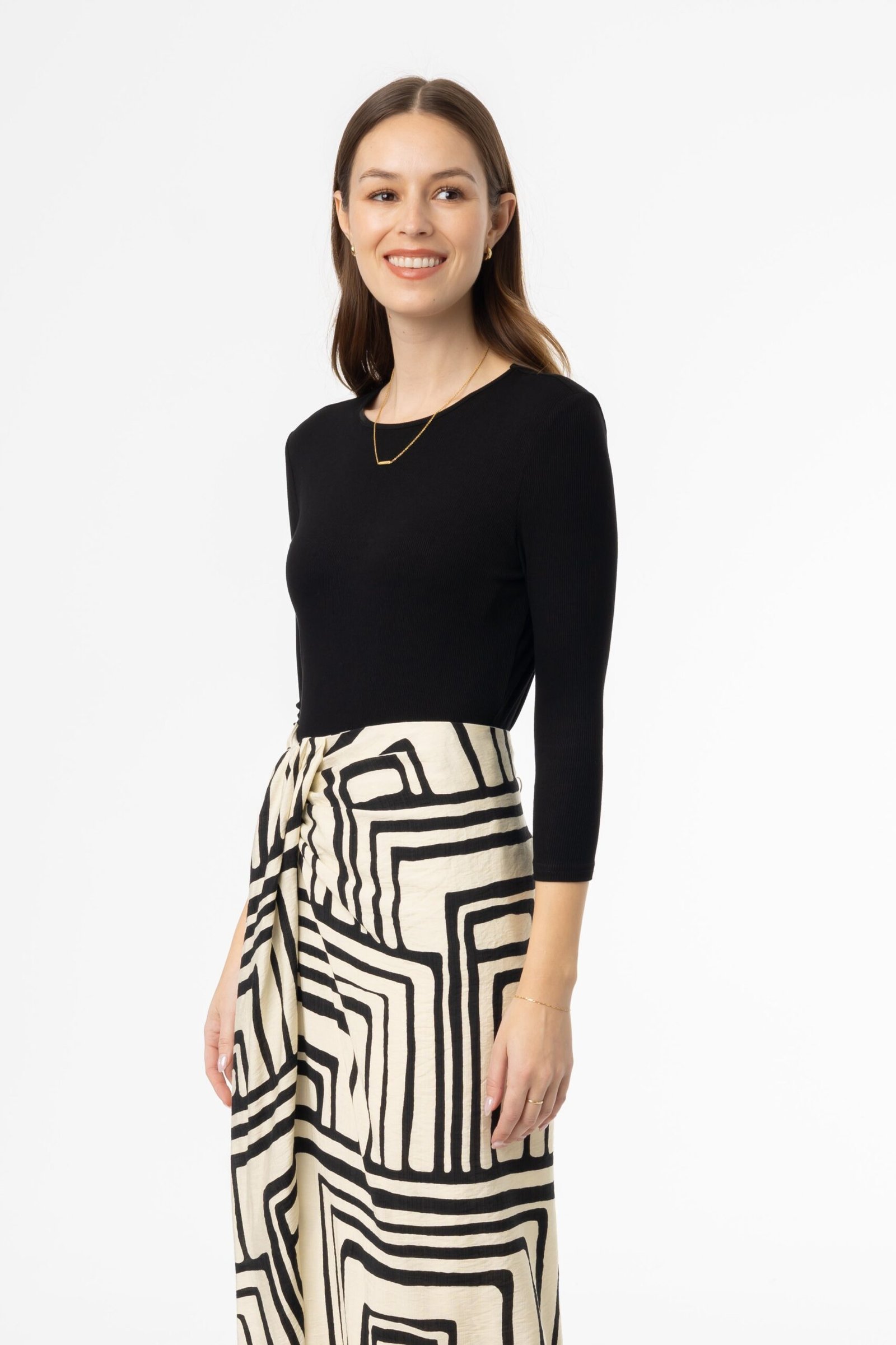 Black Ribbed Round Neck 3/4 Sleeve T-Shirt - Image 2